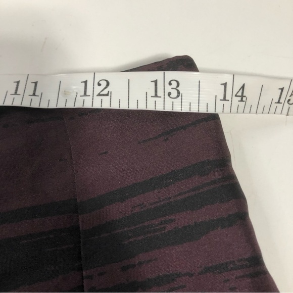 BANANA Republic 100% Silk Burgundy Abstract Printed Mini Skirt, size 2 - Picture 9 of 10